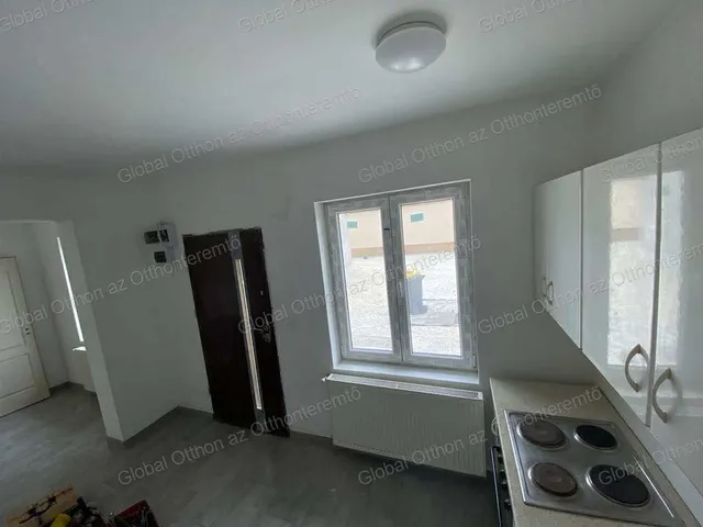 Kiadó ház Hegyeshalom 240 nm