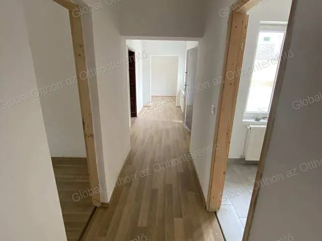 Kiadó ház Hegyeshalom 240 nm