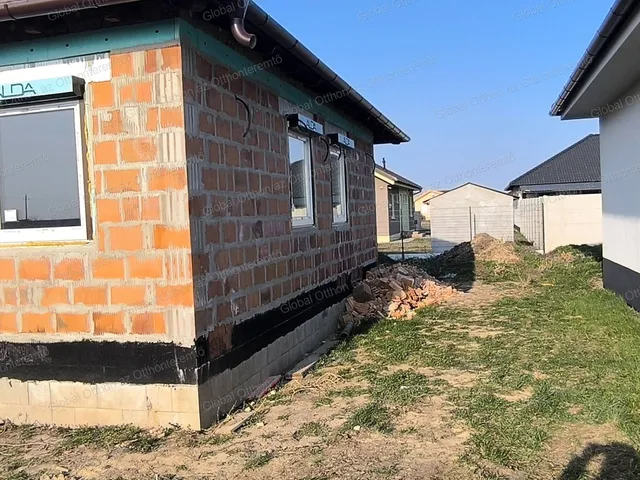 Eladó ház Levél 100 nm