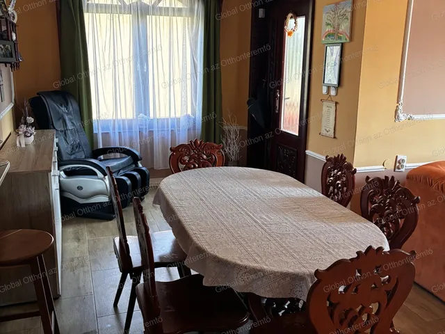 Eladó ház Újrónafő 72 nm