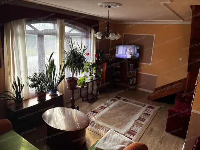 Eladó ház Újrónafő 72 nm