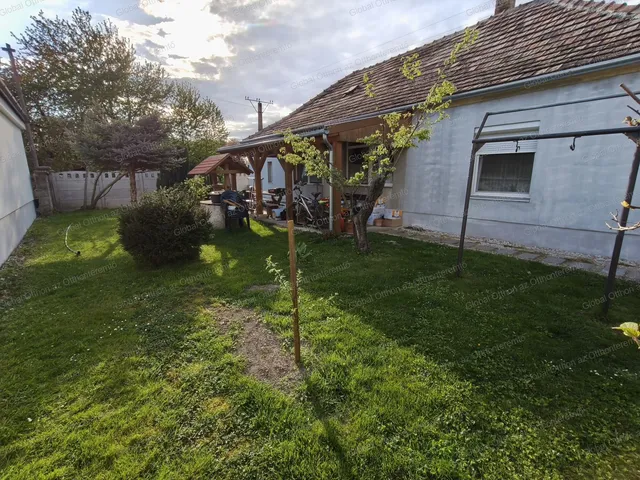 Eladó ház Hédervár 77 nm