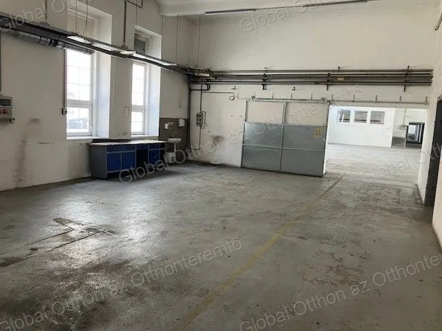 Kiadó kereskedelmi és ipari ingatlan Mosonmagyaróvár 327 nm