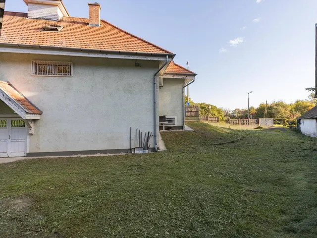 Eladó kereskedelmi és ipari ingatlan Hont 344 nm