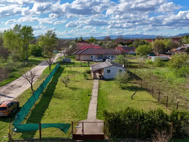 Eladó ház Csörög 33 nm