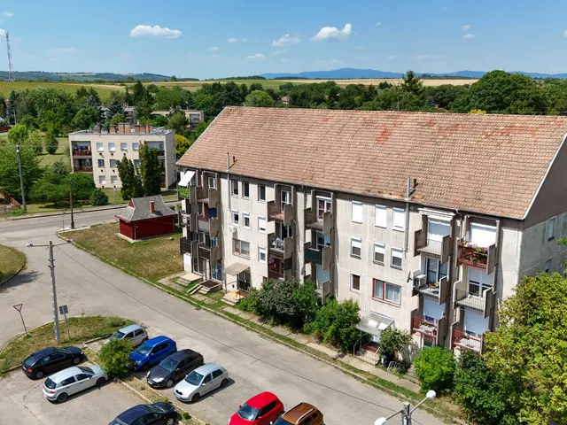 Eladó lakás Romhány 72 nm