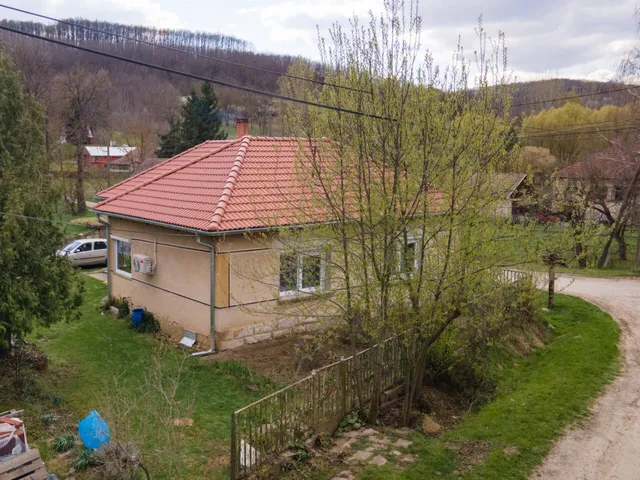 Eladó ház Kisecset 90 nm