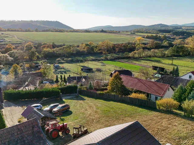 Eladó telek Berkenye 889 nm