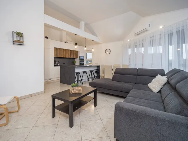 Eladó ház Rétság 242 nm