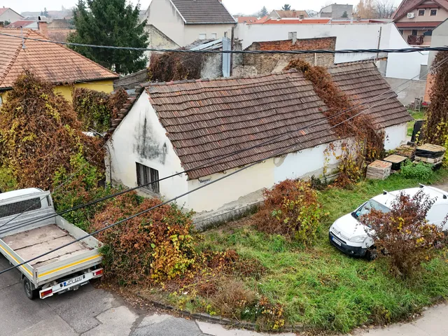 Eladó telek Vác 293 nm