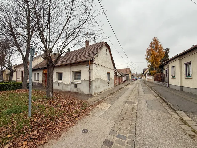 Eladó ház Vác 38 nm