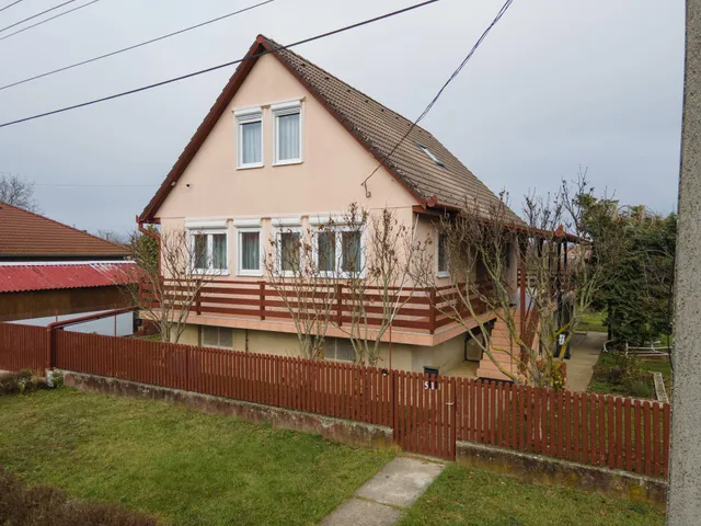 Eladó ház Érsekvadkert 182 nm