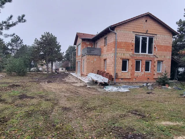 Eladó ház Érd, Fenyves-Parkváros 282 nm