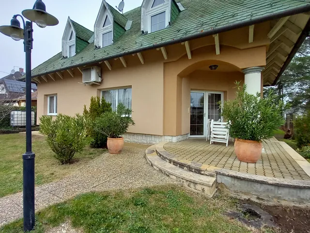 Eladó ház Balatonkeresztúr 140 nm