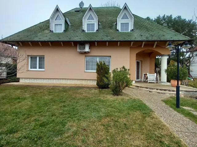 Eladó ház Balatonmáriafürdő 140 nm