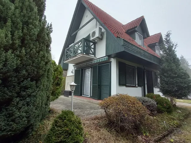 Eladó üdülő és hétvégi ház Balatonfenyves 101 nm