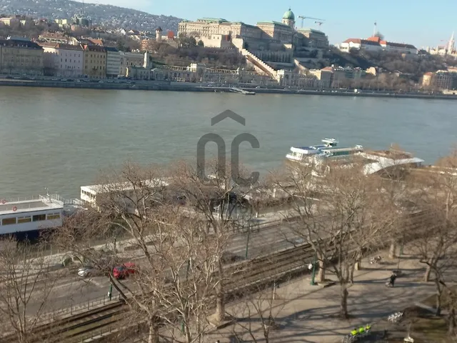 Kiadó kereskedelmi és ipari ingatlan Budapest V. kerület, Belváros 430 nm