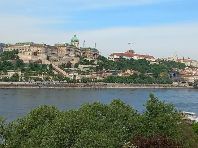 Kiadó kereskedelmi és ipari ingatlan Budapest V. kerület, Belváros 156 nm