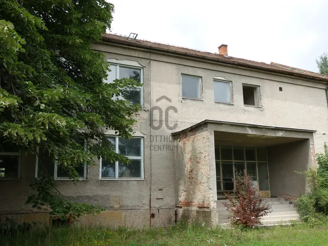 Eladó kereskedelmi és ipari ingatlan Lőrinci 3250 nm