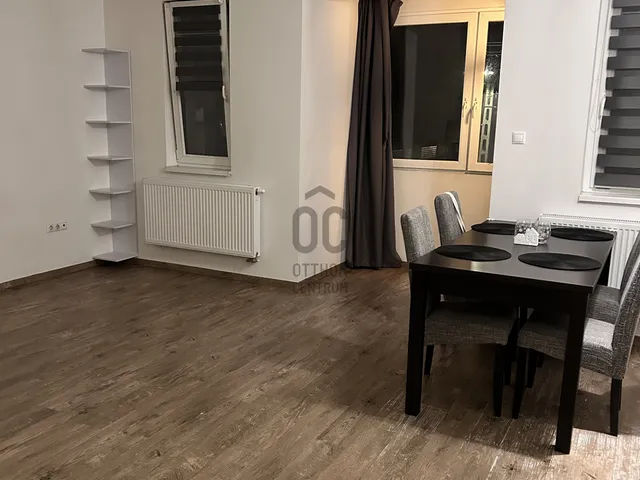 Eladó lakás Dabas 88 nm