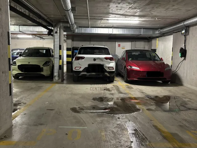 Eladó garázs Budapest IV. kerület, Újpest 25 nm