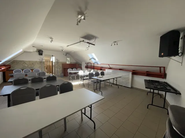 Kiadó kereskedelmi és ipari ingatlan Budapest XVIII. kerület, Rendessytelep 60 nm