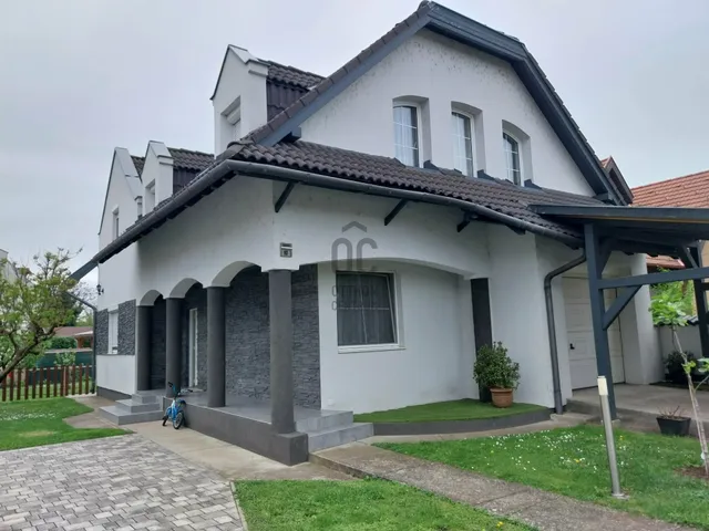 Eladó ház Siófok, Belváros 158 nm