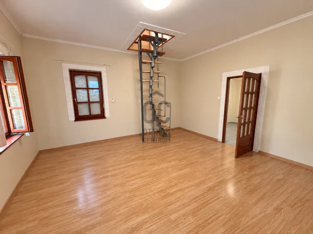 Kiadó ház Budapest XVIII. kerület, Bókaytelep 70 nm