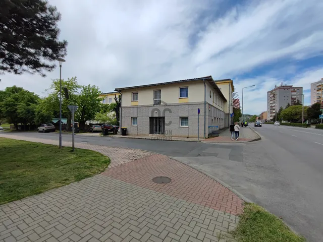 Eladó kereskedelmi és ipari ingatlan Komló 1500 nm