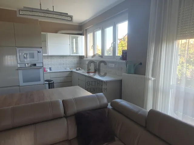 Kiadó lakás Pécs, Uránváros 59 nm