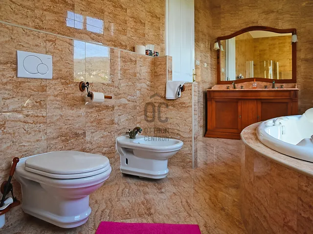 Eladó ház Pécs, Donátus 315 nm