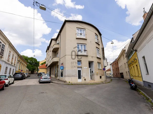 Eladó lakás Pécs, Belváros 15 nm