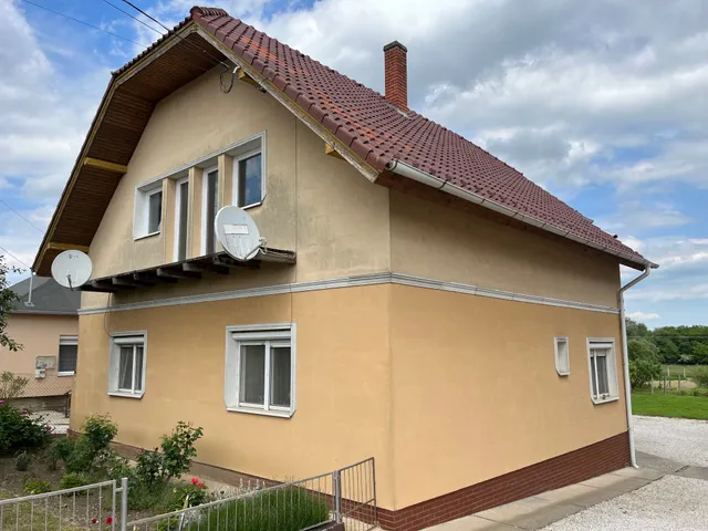 Eladó ház Alsópáhok 100 nm