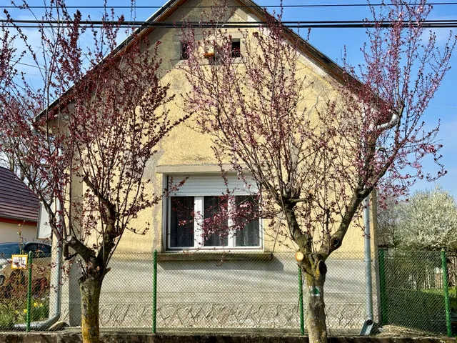 Eladó ház Hollád 62 nm