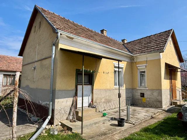 Eladó ház Hollád 62 nm