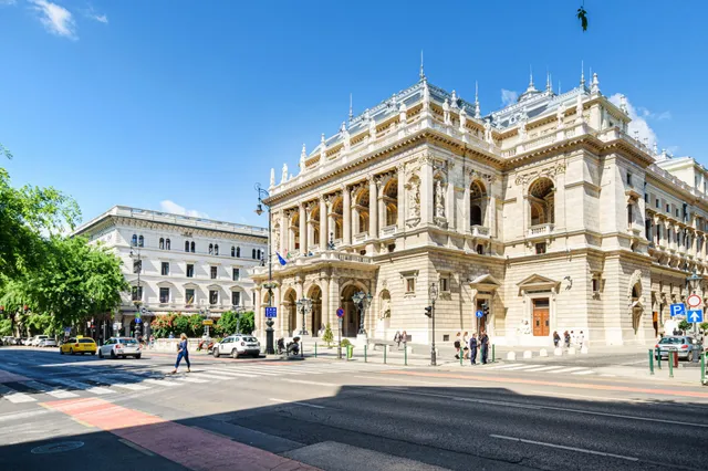 Eladó lakás Budapest VI. kerület, Diplomatanegyed, Andrássy út 92 nm