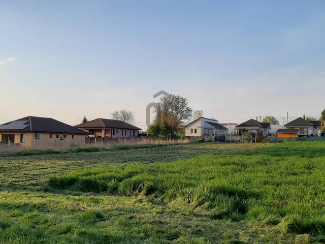 Eladó telek Gyömrő 2762 nm