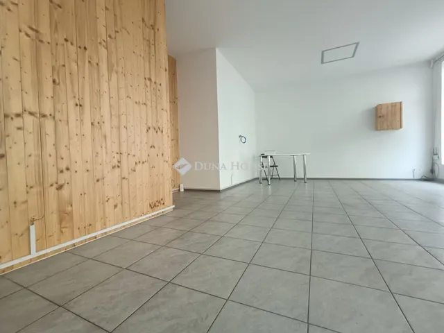 Eladó kereskedelmi és ipari ingatlan Mosonmagyaróvár 54 nm