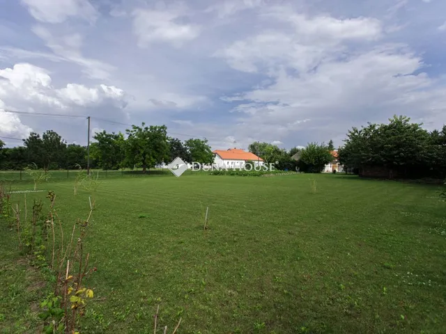 Eladó telek Várbalog 1280 nm