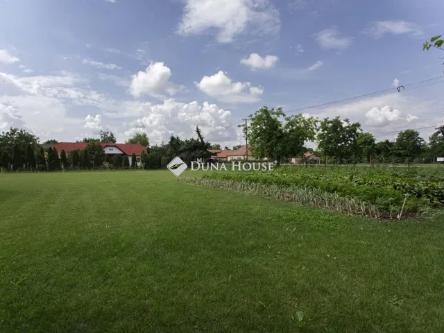 Eladó telek Várbalog 1280 nm