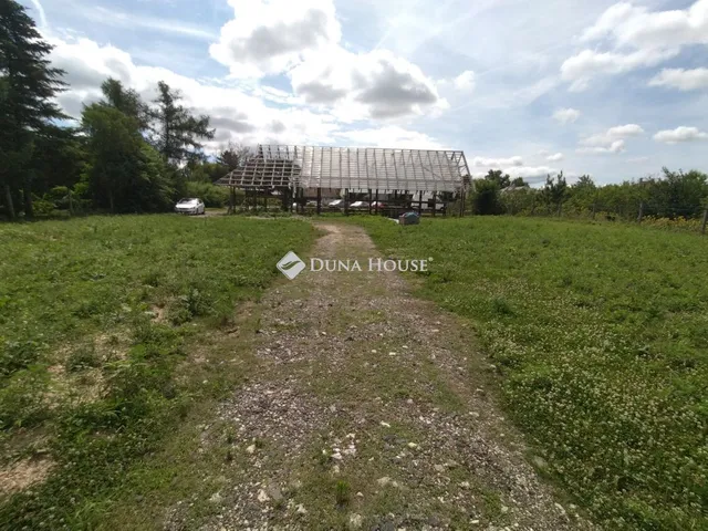 Eladó telek Győr 4732 nm