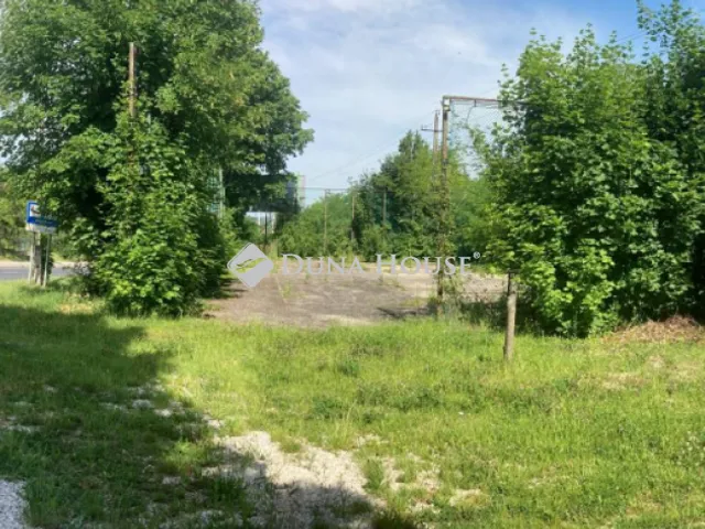 Eladó kereskedelmi és ipari ingatlan Balatonakarattya, Rákóczi út 2783 nm