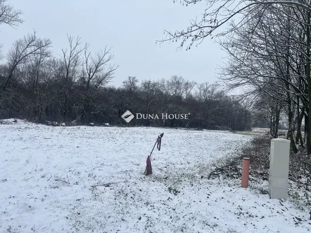 Eladó telek Mosonszentmiklós 1177 nm