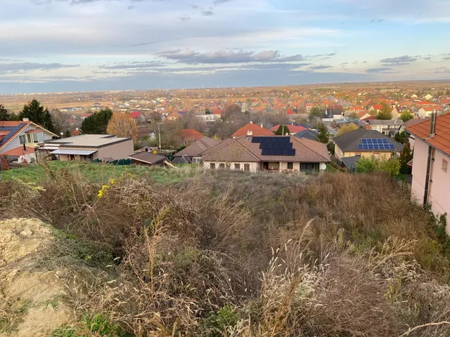 Eladó telek Győrújbarát 806 nm