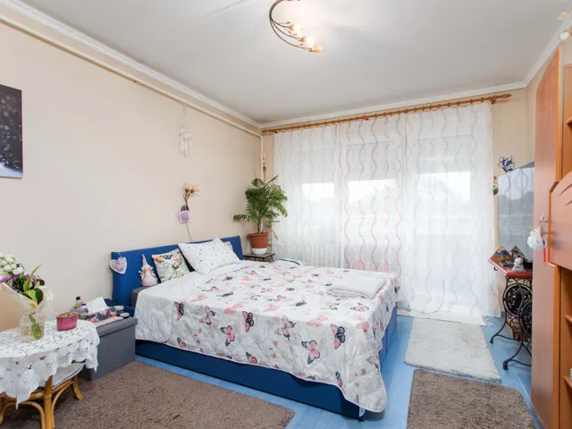Eladó lakás Győr 64 nm