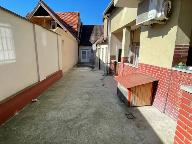 Eladó ház Győr 268 nm