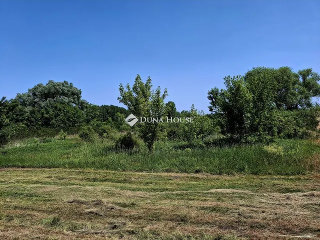 Eladó telek Rábapatona 707 nm