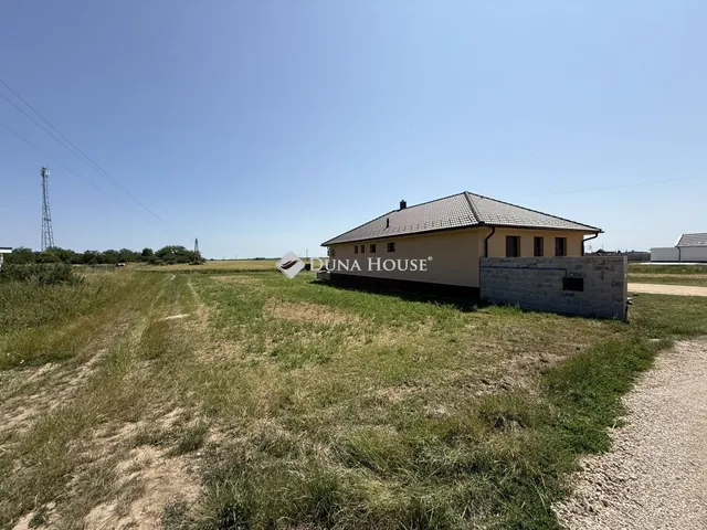 Eladó telek Mihályi 906 nm