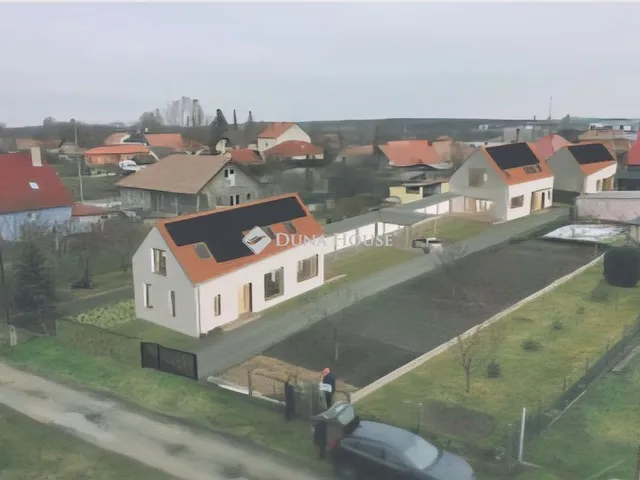 Eladó ház Nyúl 154 nm
