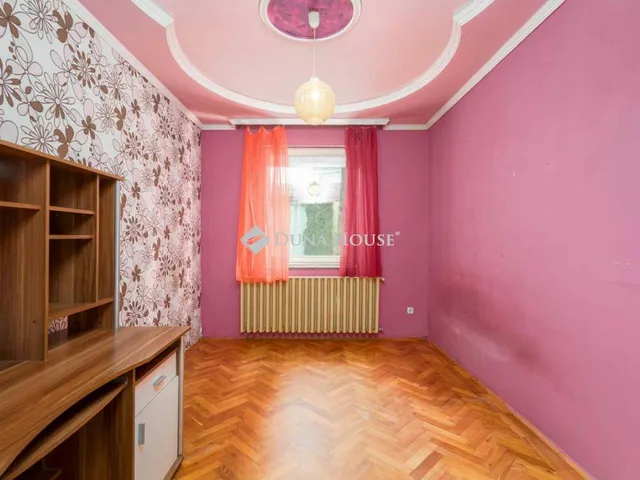 Eladó ház Győrújbarát 240 nm